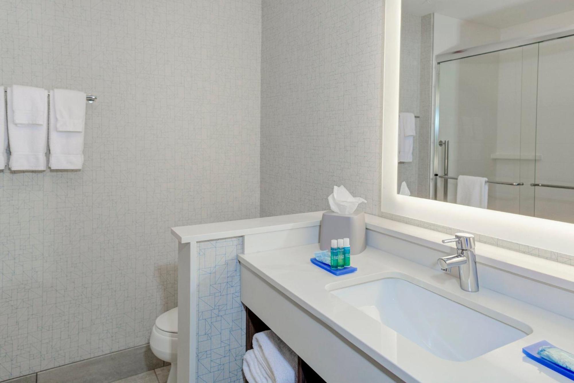 Holiday Inn Express & Suites - King George - Dahlgren By Ihg Alden Extérieur photo